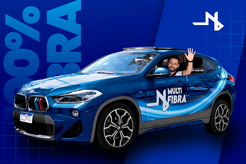 Técnico da N-MultiFibra trocando cabos no poste